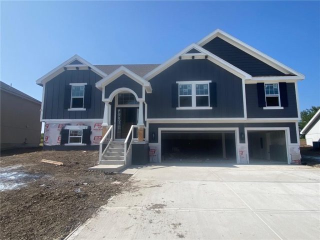 Homes for Sale in Kansas City, MO 64156 | 5911 NE 118th Street