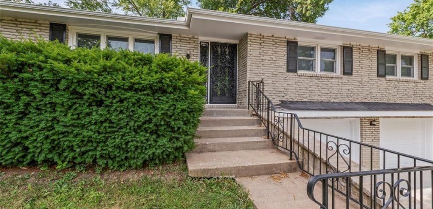 Homes for Sale in Kansas City, MO 64118 | 1615 NE 78th Street