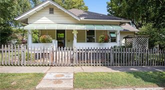 Homes for Sale in Liberty, MO 64068 | 125 N Leonard Street