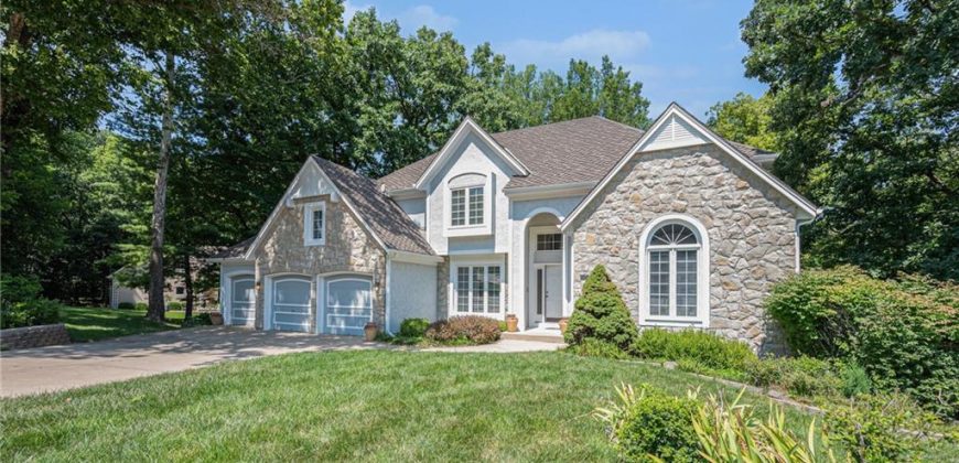Homes for Sale in Parkville, MO 64152 | 5527  Oakdale Place