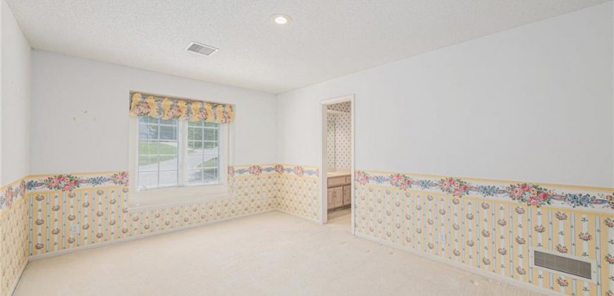 Homes for Sale in Parkville, MO 64152 | 5527  Oakdale Place
