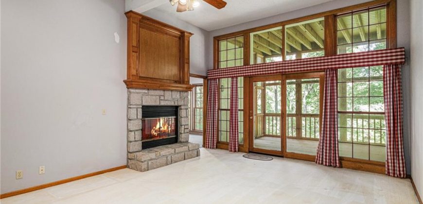 Homes for Sale in Parkville, MO 64152 | 5527  Oakdale Place