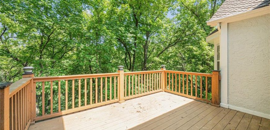 Homes for Sale in Parkville, MO 64152 | 5527  Oakdale Place