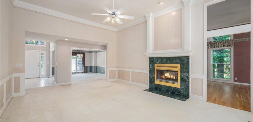Homes for Sale in Parkville, MO 64152 | 5527  Oakdale Place