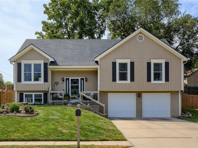 Homes for Sale in Kansas City, MO 64151 | 4041 NW 65th Street
