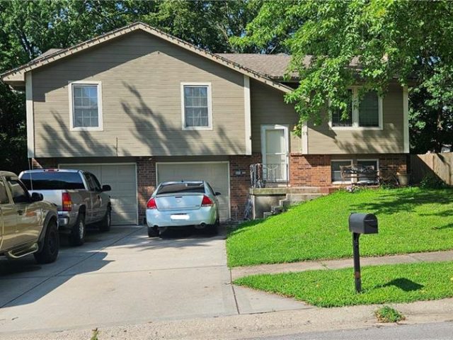 Homes for Sale in Kansas City, MO 64155 | 11 NE 90TH Terrace