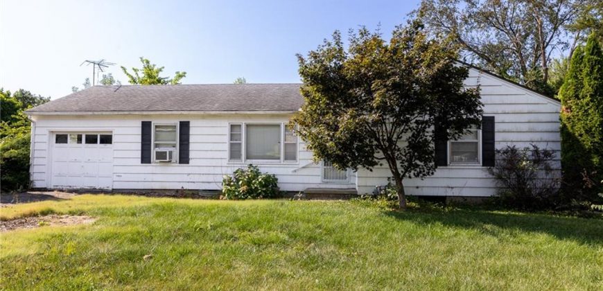 Homes for Sale in Pleasant Valley, MO 64068 | 7505  Oak Street