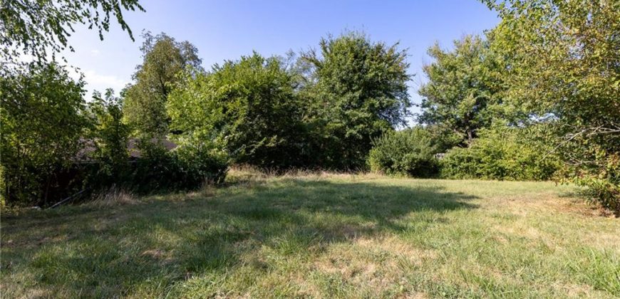 Homes for Sale in Pleasant Valley, MO 64068 | 7505  Oak Street