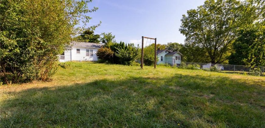 Homes for Sale in Pleasant Valley, MO 64068 | 7505  Oak Street