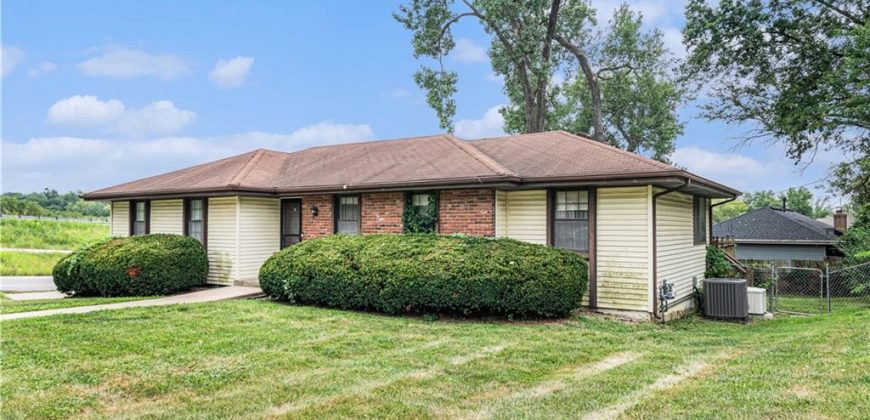 Homes for Sale in Kansas City, MO 64118 | 829 NW 69th Street