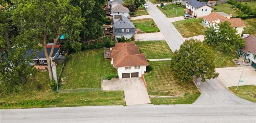 Homes for Sale in Kansas City, MO 64118 | 829 NW 69th Street