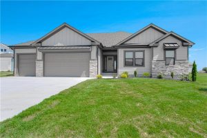 2005--Foxtail-Point-mls-2537738-image-1