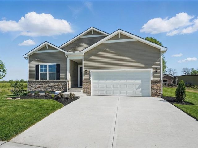 Homes for Sale in Platte City, MO 64079 | 2701  Mercer Lane