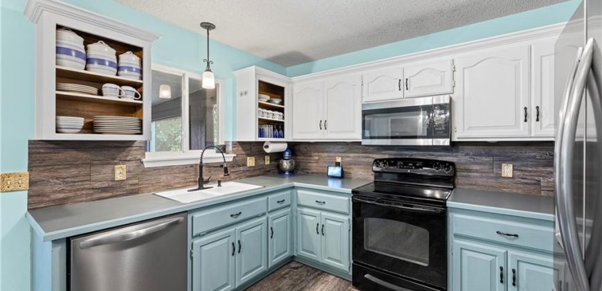 Homes for Sale in Kearney, MO 64060 | 1305  Stonecrest Drive