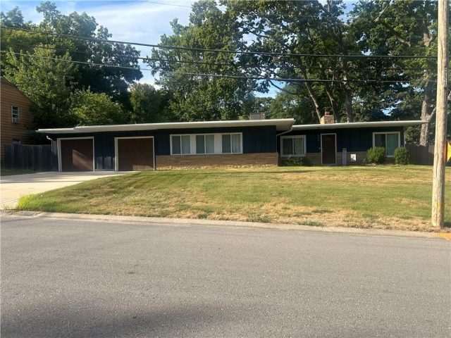 Homes for Sale in Kansas City, MO 64116 | 630 NE 41st Terrace