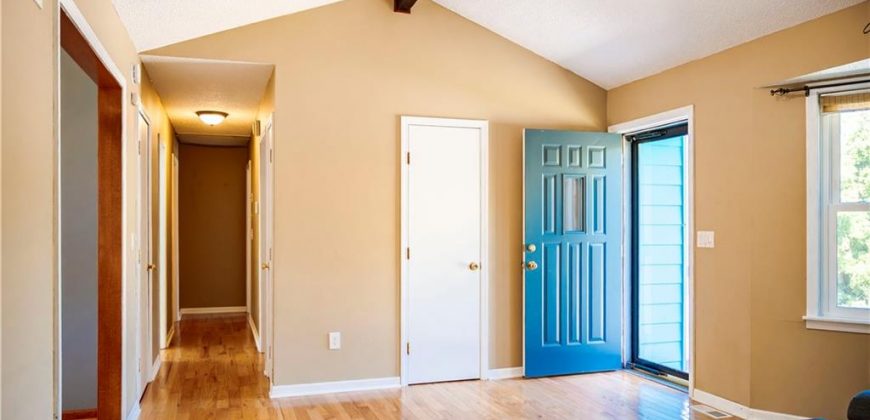 Homes for Sale in Kansas City, MO 64155 | 707 NE Cookingham Drive