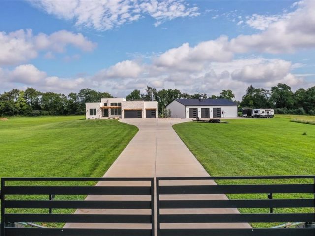 Homes for Sale in Smithville, MO 64089 | 6320 NE 164th Street