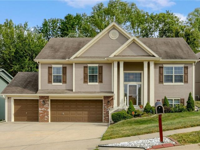 Homes for Sale in Kansas City, MO 64118 | 5725 N Wyoming Avenue
