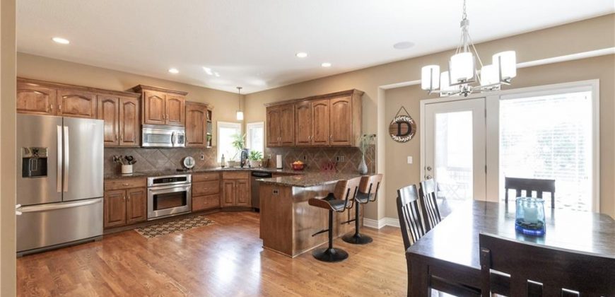 Homes for Sale in Gladstone, MO 64118 | 1701 NE 70th Street