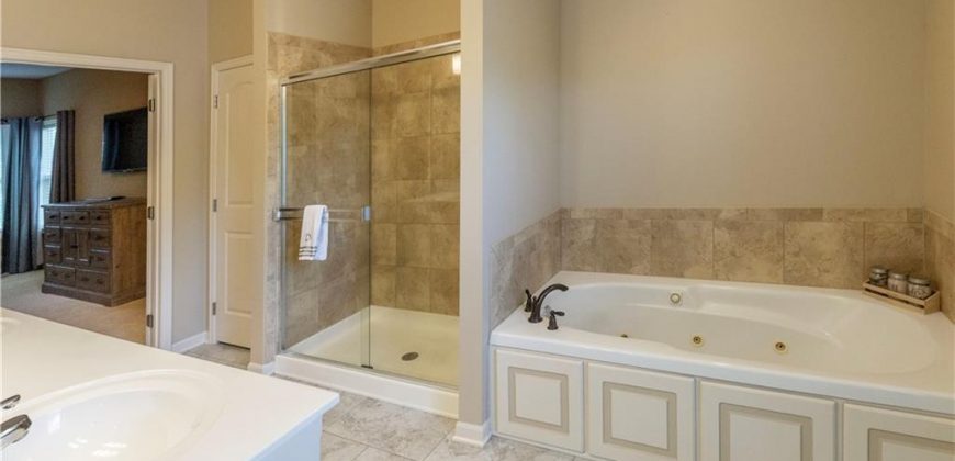 Homes for Sale in Gladstone, MO 64118 | 1701 NE 70th Street