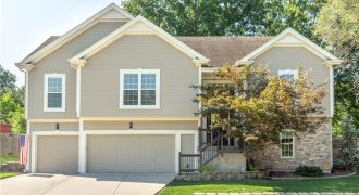 Homes for Sale in Gladstone, MO 64118 | 1701 NE 70th Street