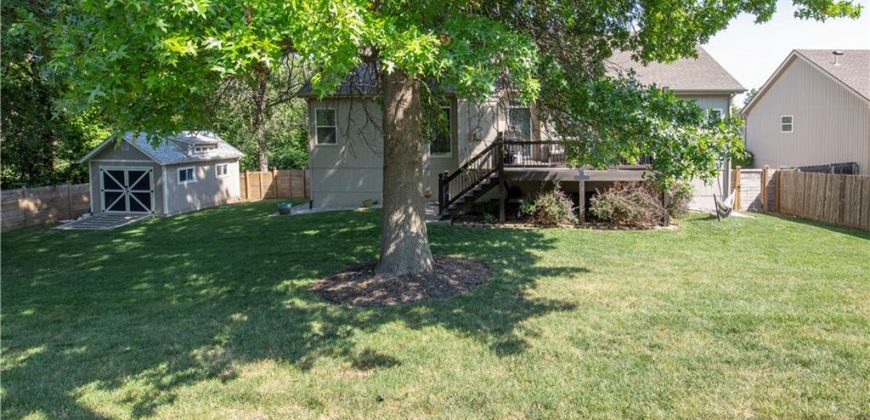 Homes for Sale in Gladstone, MO 64118 | 1701 NE 70th Street