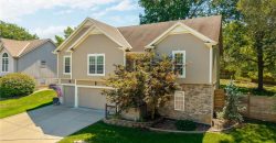 Homes for Sale in Gladstone, MO 64118 | 1701 NE 70th Street