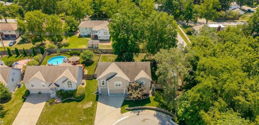 Homes for Sale in Gladstone, MO 64118 | 1701 NE 70th Street
