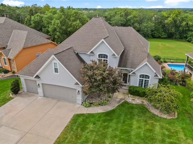 Homes for Sale in Smithville, MO 64089 | 607  Indian Trail Court