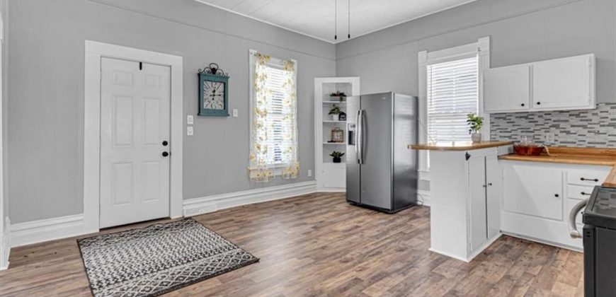Homes for Sale in Kearney, MO 64060 | 207 E Washington Street