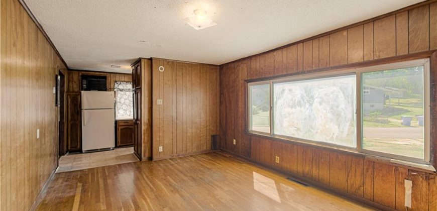 Homes for Sale in Kansas City, MO 64118 | 907 NE 61st Street