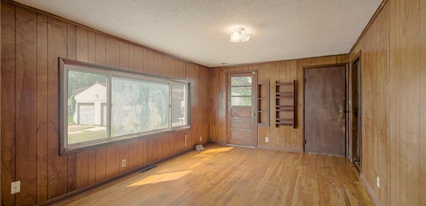 Homes for Sale in Kansas City, MO 64118 | 907 NE 61st Street