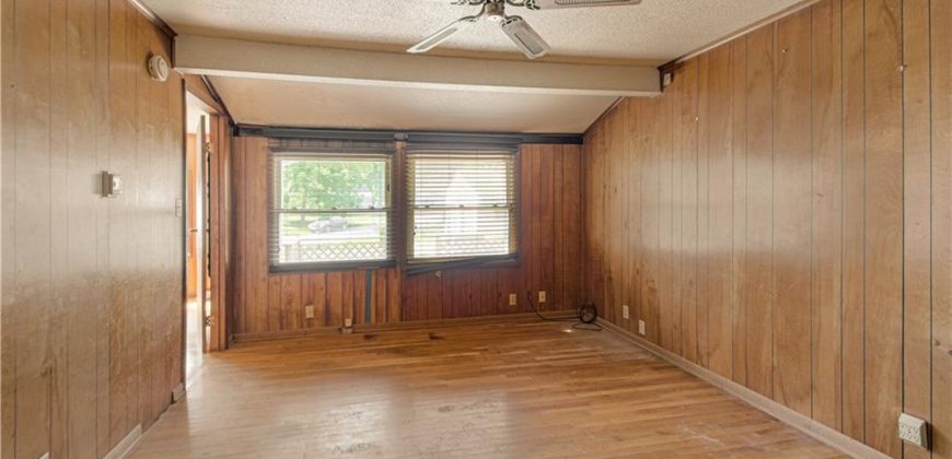 Homes for Sale in Kansas City, MO 64118 | 907 NE 61st Street