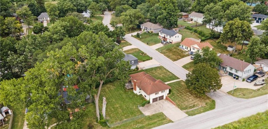 Homes for Sale in Kansas City, MO 64118 | 829 NW 69th Street