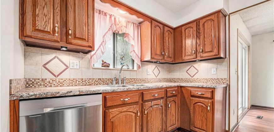 Homes for Sale in Kansas City, MO 64118 | 829 NW 69th Street