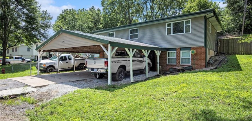 Homes for Sale in Smithville, MO 64089 | 502  Dundee Road