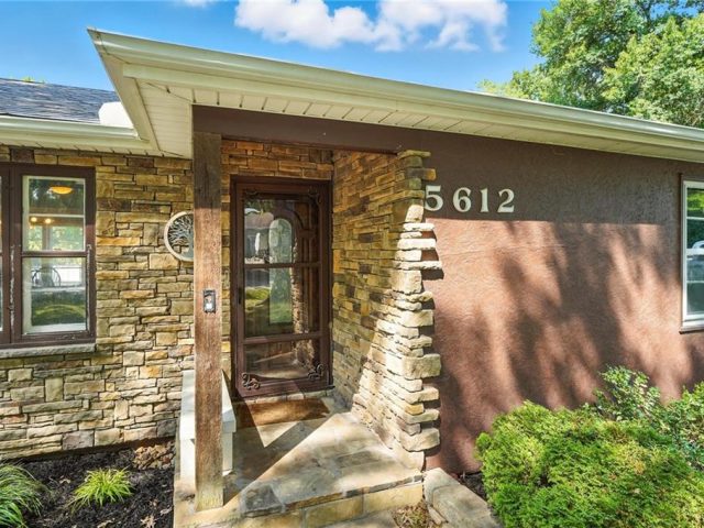 Homes for Sale in Kansas City, MO 64151 | 5612 N Amoret Avenue
