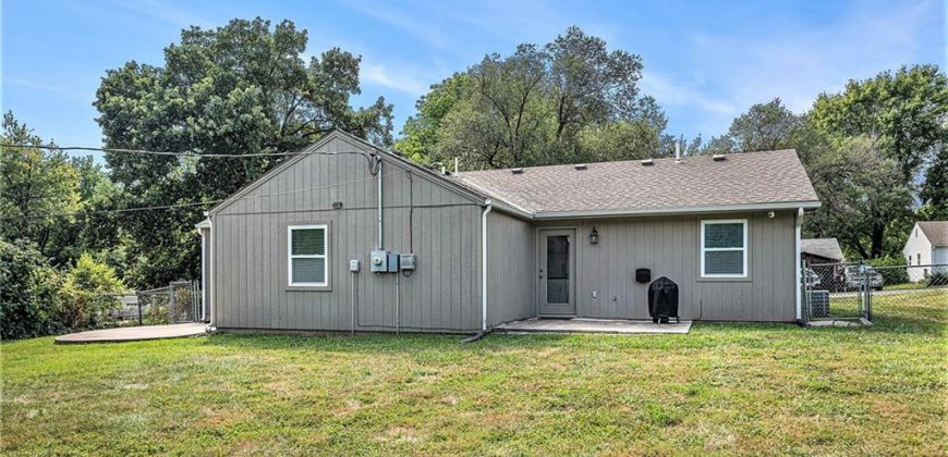 Homes for Sale in Gladstone, MO 64118 | 5807 N Howard Avenue
