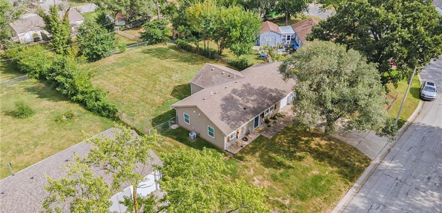 Homes for Sale in Gladstone, MO 64118 | 5807 N Howard Avenue