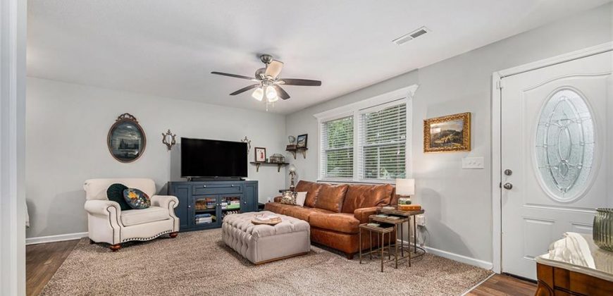 Homes for Sale in Gladstone, MO 64118 | 5807 N Howard Avenue