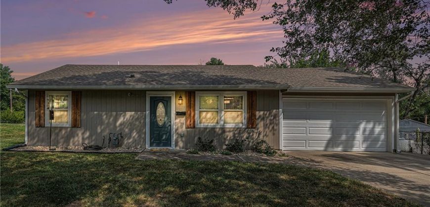 Homes for Sale in Gladstone, MO 64118 | 5807 N Howard Avenue