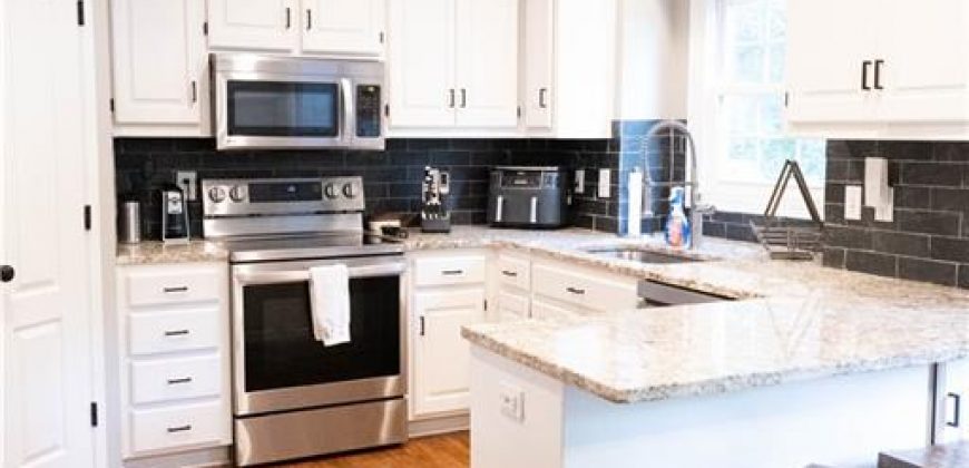Homes for Sale in Kansas City, MO 64118 | 1511  75th Street