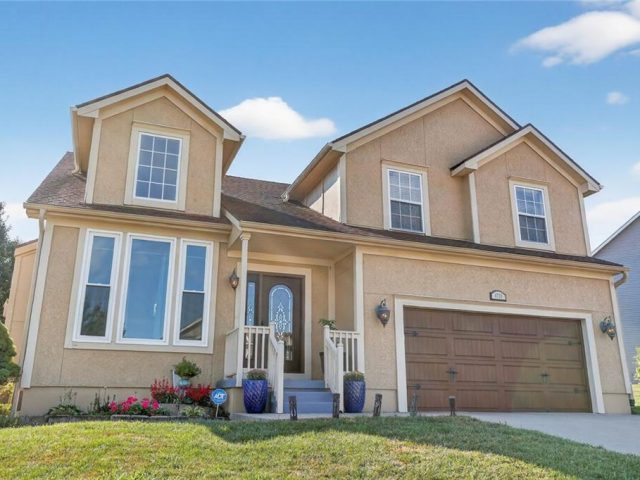 Homes for Sale in Kansas City, MO 64154 | 4715 NW 92nd Street