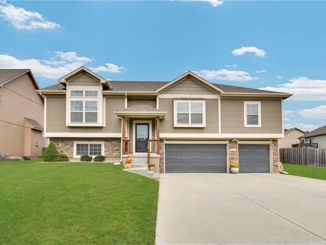 Homes for Sale in Kansas City, MO 64119 | 7841 N Walrond Avenue