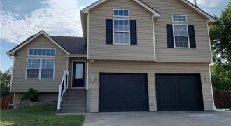 Homes for Sale in Kansas City, MO 64154 | 8524 N Ava Avenue