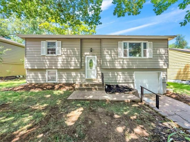 Homes for Sale in Kansas City, MO 64116 | 4204 NE Sunnybrook Lane