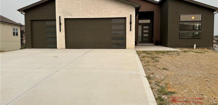 Homes for Sale in Kansas City, MO 64153 | 8309 NW 90th Street
