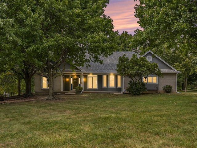 Homes for Sale in Kearney, MO 64060 | 12420  Ridgeview Road