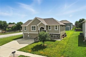 705--Englewood-Drive-mls-2557961-image-1
