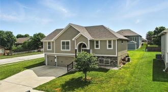 Homes for Sale in Kearney, MO 64060 | 705  Englewood Drive